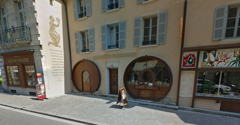 Façade après — Les deux tonneaux - Arbois